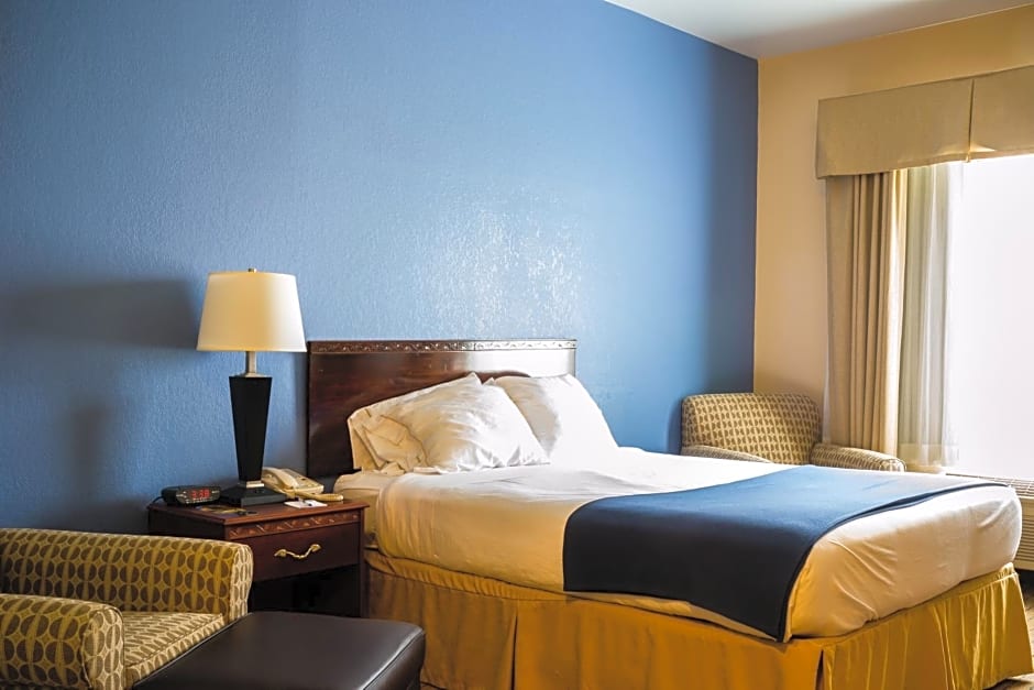 Holiday Inn Express Hotel & Suites Acme-Traverse City