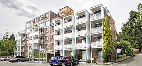 Adina Place Motel Apartments