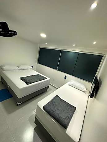 Quarto privativo com banheiro compartilhado em Pousada recém construída,a 500mts do pátio do forró