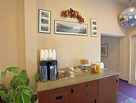 Americas Best Value Inn - Lansing