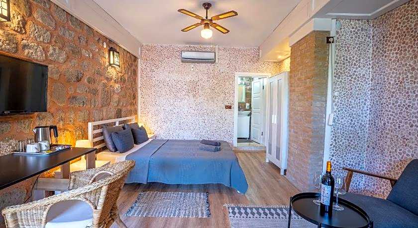 Attalos Suites Hotel