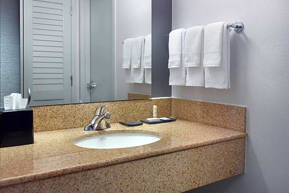 Courtyard by Marriott Raleigh Midtown