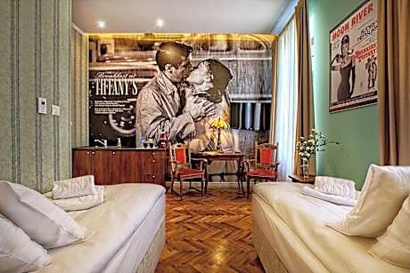 Apartment with Twin Beds