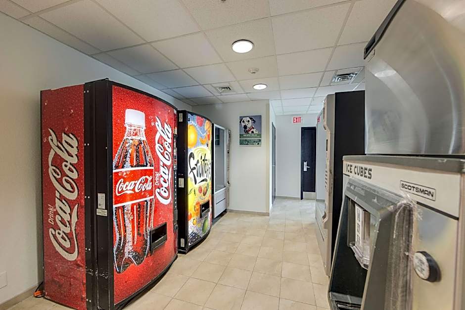 Motel 6-Brampton, ON - Toronto