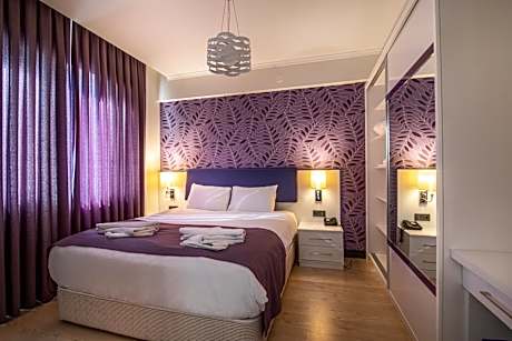 Family Room with Mountain View