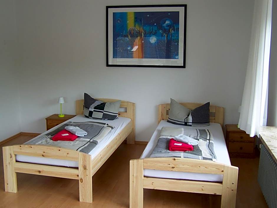 Family Room with Shared Bathroom — 4 fotoğraftan 1. fotoğraf