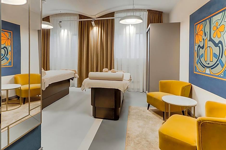 Grand Poet Hotel and SPA by Semarah