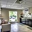 Guesthouse Inn & Suites Lexington