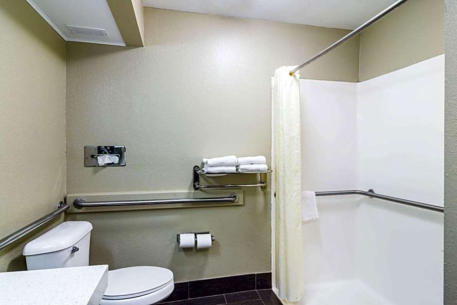 Quality Inn & Suites Canton, GA