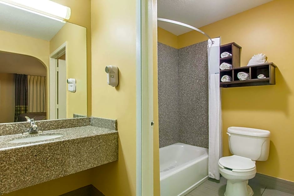 Super 8 by Wyndham Houston/Willowbrook/Hwy 249
