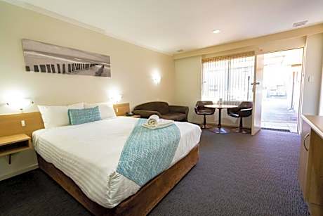 Hospitality Inn Esperance SureStay Collection by Best Western