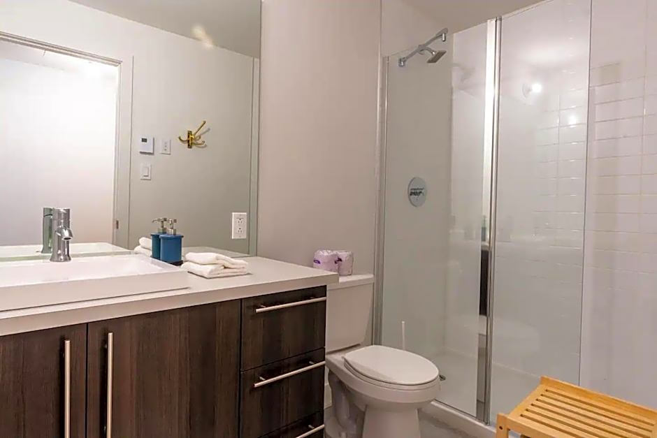 Rozenhaus Montreal Hotel