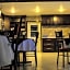 La Huerta Inn & Suites