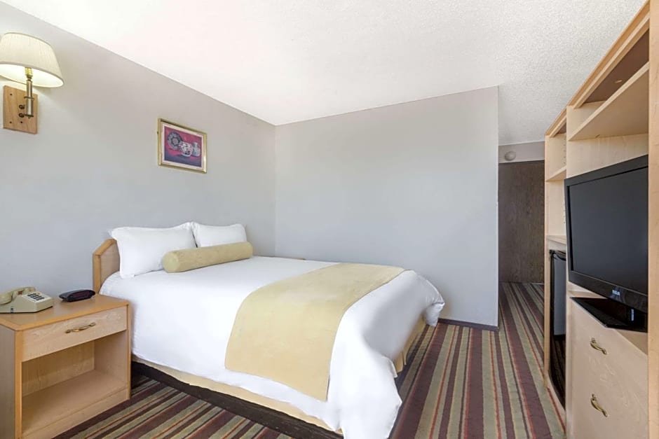 Super 8 by Wyndham Lake Havasu City