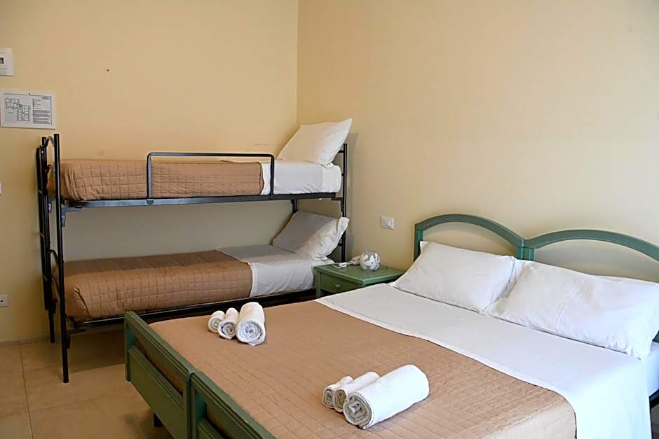 HOTEL TRIONFAL - Fronte Mare - Vicinissimi al Centro