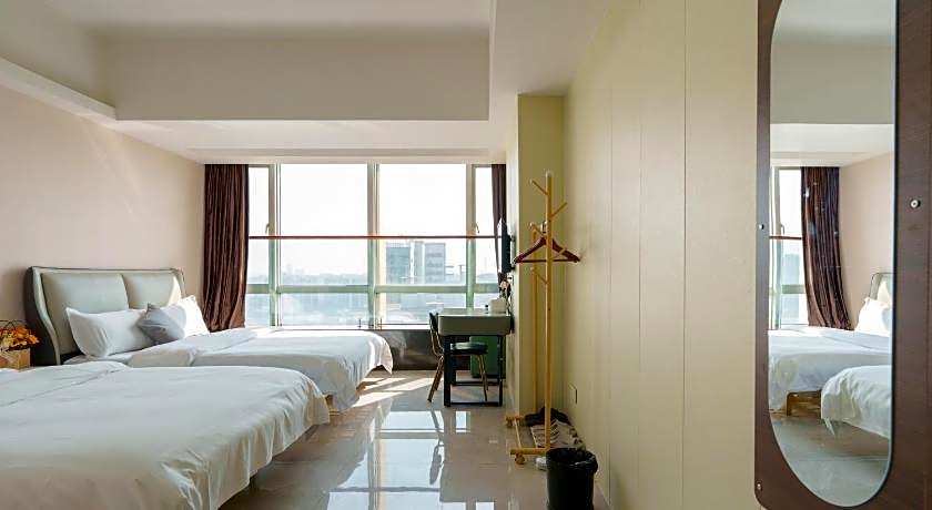 Sunny Apartment Of Grand Continental