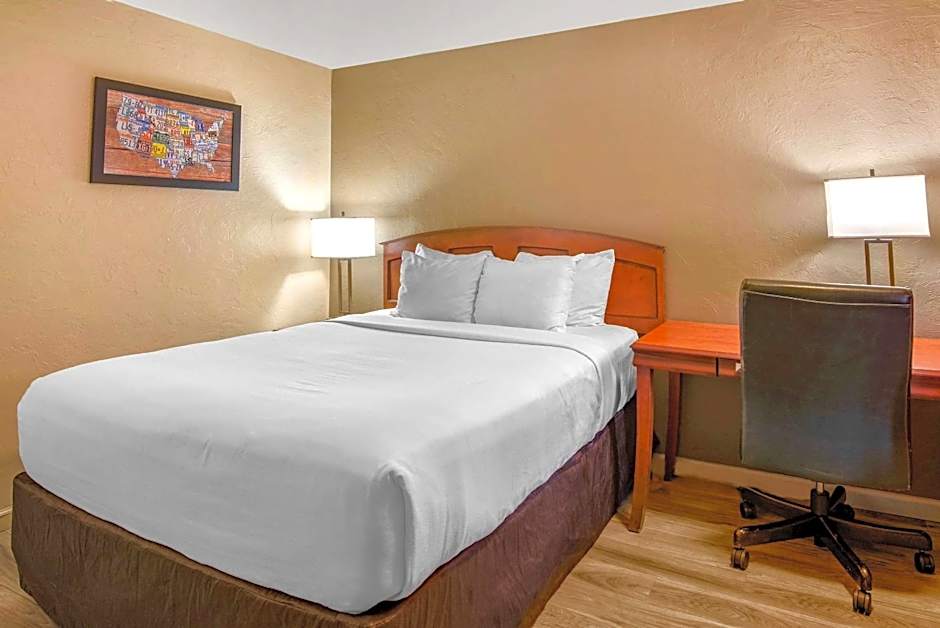 Econo Lodge Inn & Suites Durango