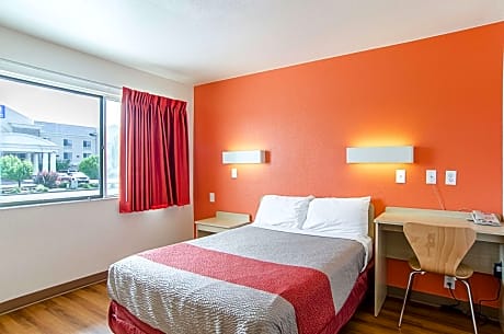 Queen Room - Disability Access - Roll in Shower