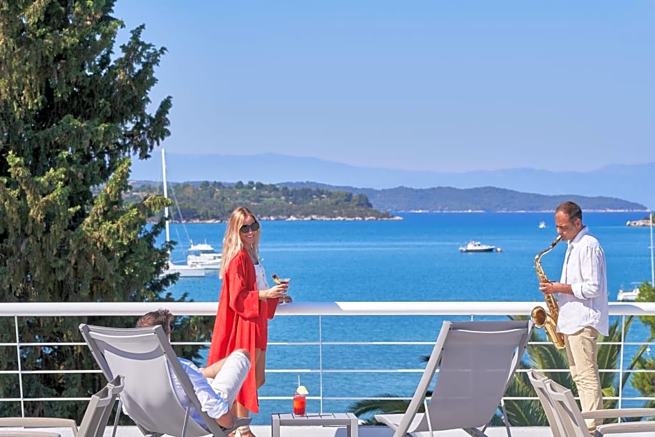 AKS Porto Heli Hotel