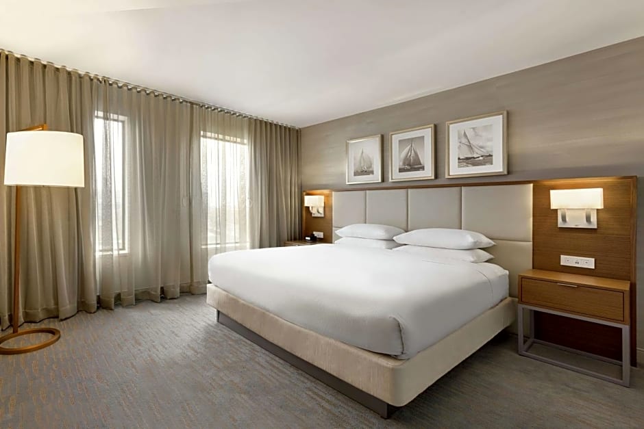 DoubleTree Suites by Hilton Hotel Boston - Cambridge