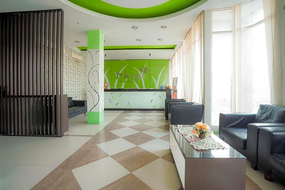 RedDoorz near Pantai Pede