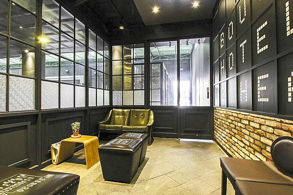 Hound Hotel Changwon - Jinhae Yongwon