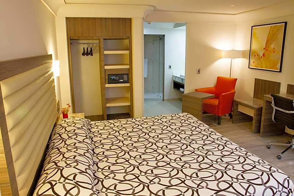 Econo Express Hotel
