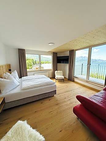 Suite with Lake View