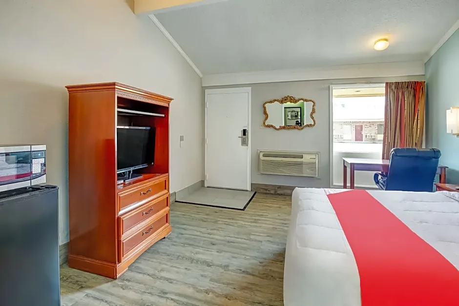 OYO Hotel Lake Charles LA I-10
