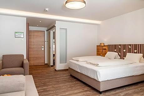 Deluxe Double Room with Mountain View