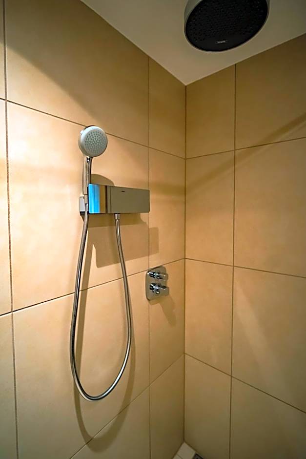 Eleven Business & Sport Hotel