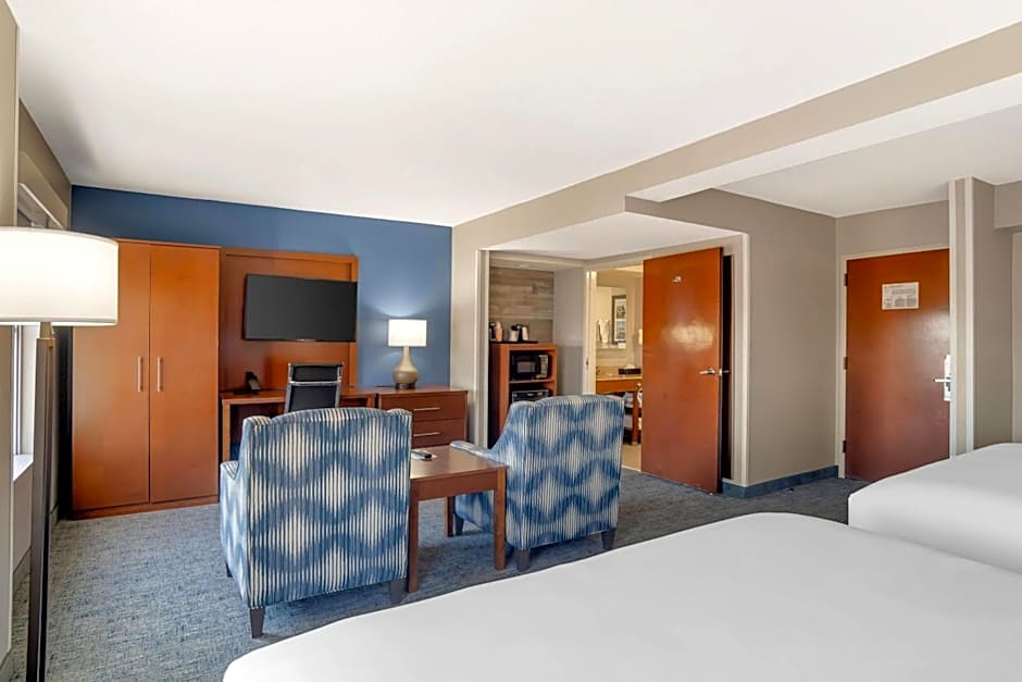 Comfort Suites near Birkdale Village - Huntersville