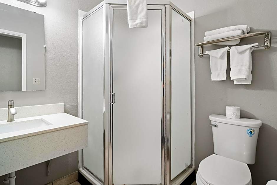 Travelers Inn Medford