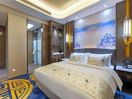 Qianyuan International Hotel (Hotan Night Market)