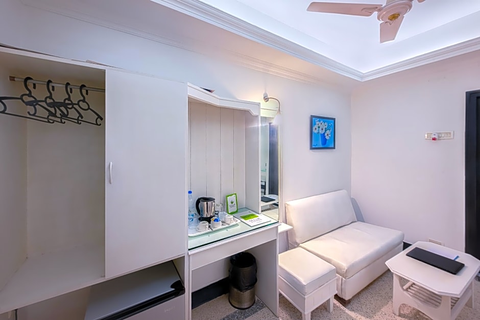 Treebo Trend Green View