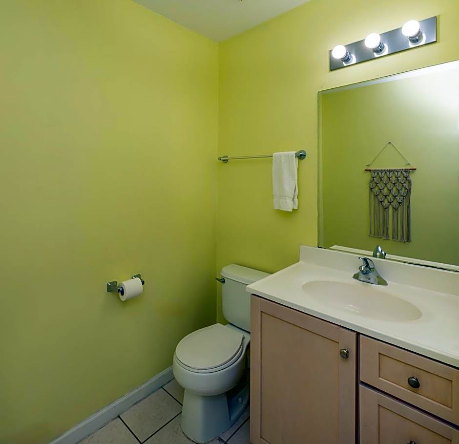 Drifting Sands Oceanfront Hotel