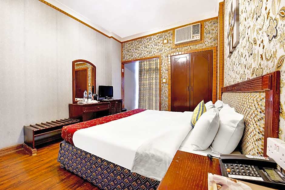 Capital O 125 Moon Plaza Hotel