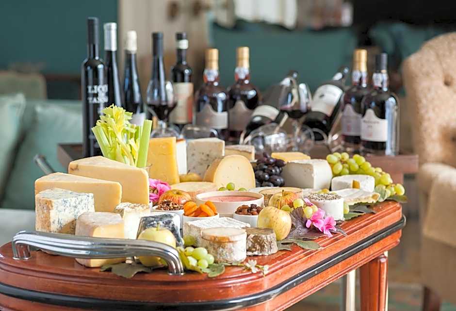 Summer Lodge Country House Hotel