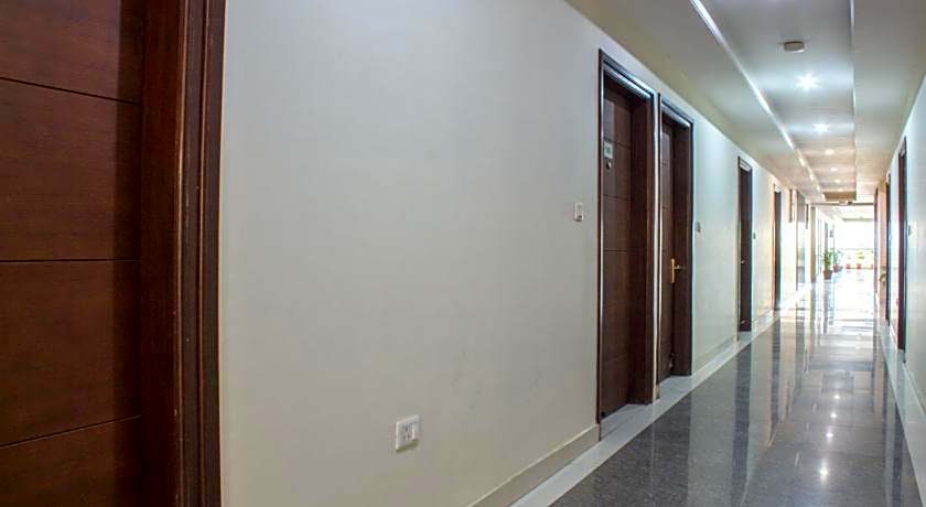 Di Di Hotel Alambagh