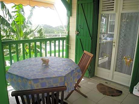 One-Bedroom House with Sea View