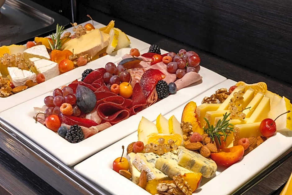 Midnight Hotel Paris