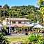 The Grand Hotel & Bar - Akaroa