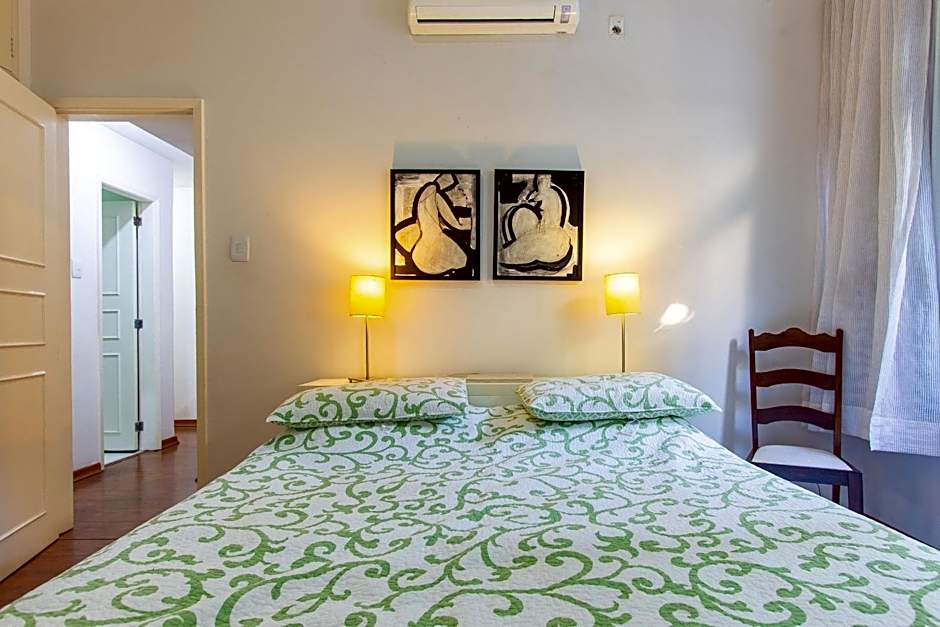 Ipanema: Comfortable 2-Bedroom, Beachside