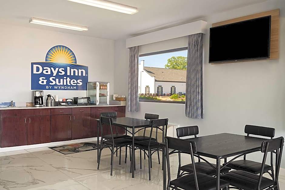 Days Inn & Suites by Wyndham Byram