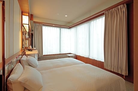 Corner Twin Room with Sofa Bed - Non-Smoking