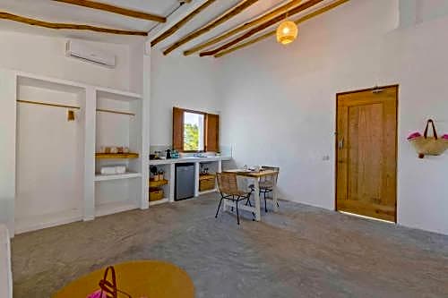 Punta Blanca Beachfront Suites