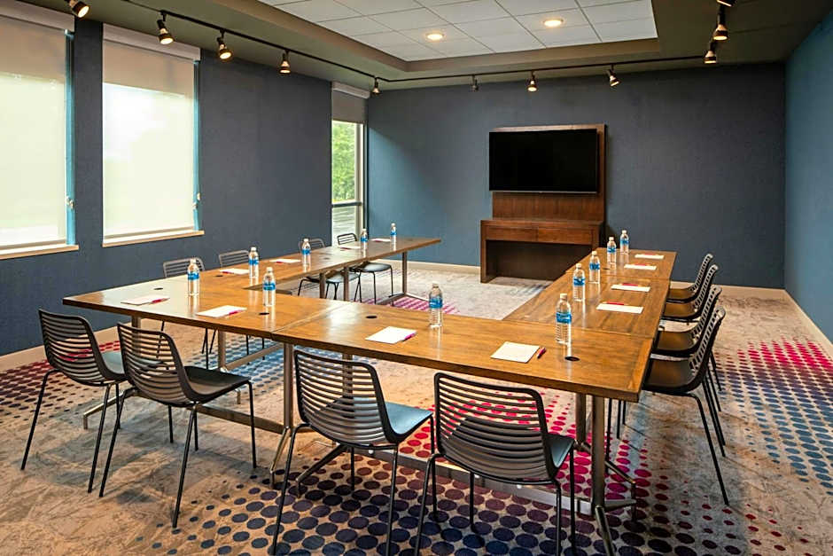 Aloft by Marriott Green Bay