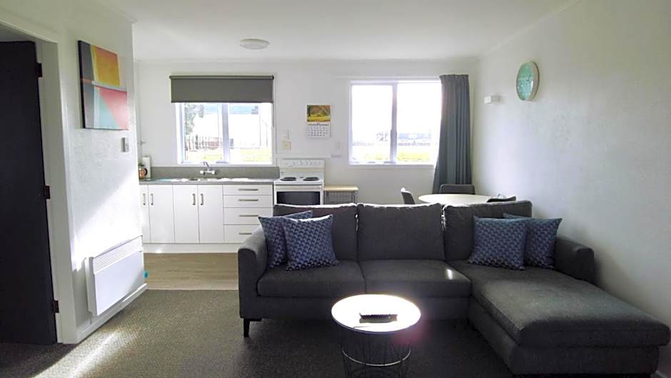 554 Moana Court Motel