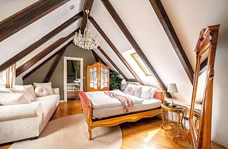 King Suite with Castle view