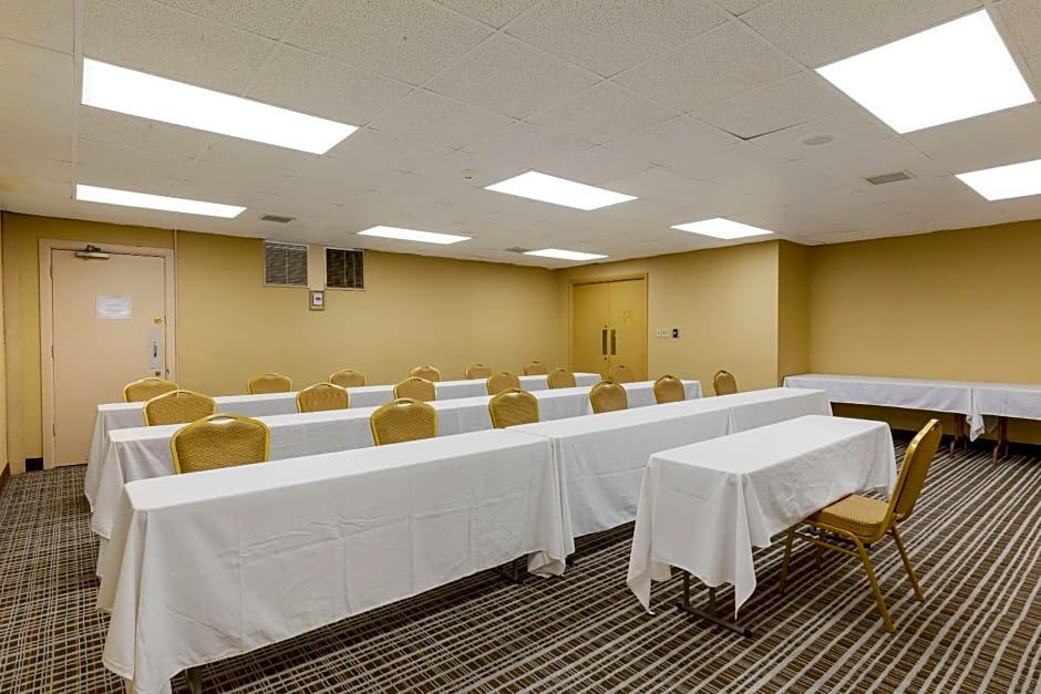Quality Inn & Suites - Greensboro-High Point